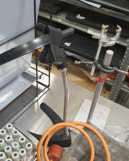 magnifier light with base 