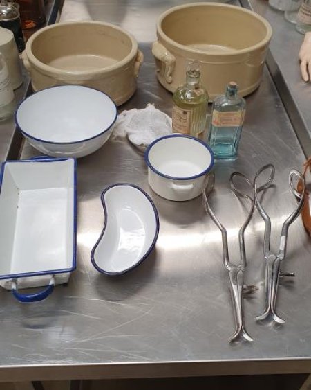Mixed enamel ware 