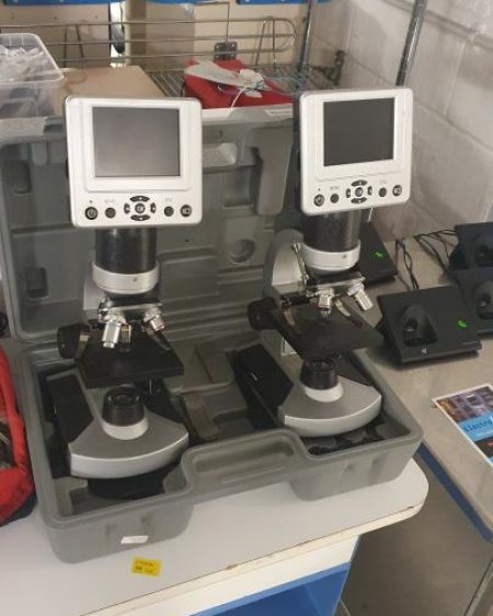 cased microscope NP