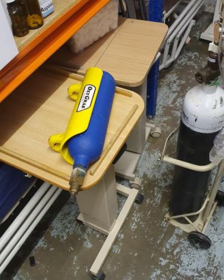 Oxygen tank small yellow holder 
