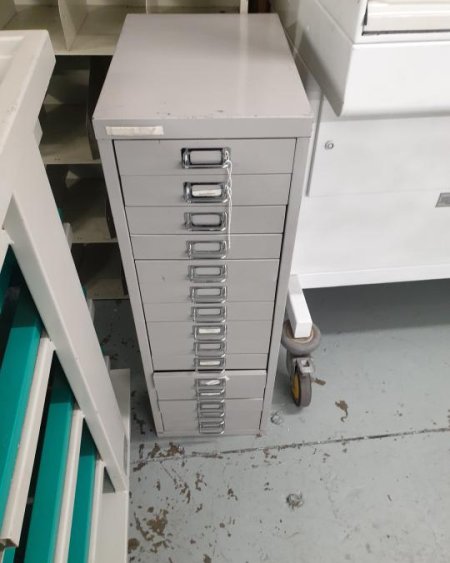 Small filling cabinet 