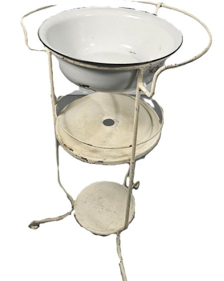 Period Cream Bowl Stand