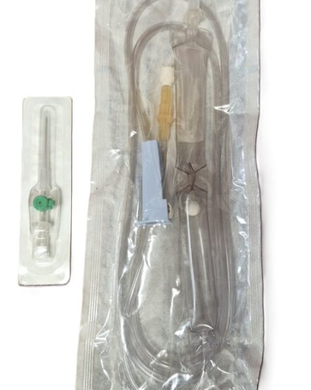  Giving Set + Cannula 