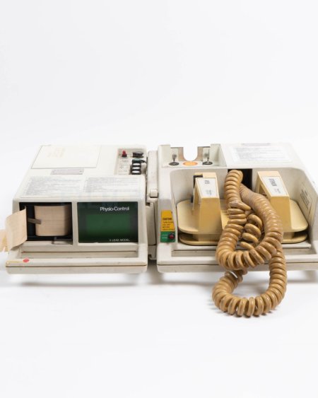 Defibrillator 