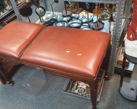Period examination couch