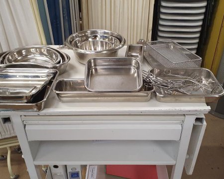 s/s trays misc x7