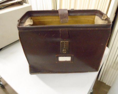 Doctors burgundy bag 