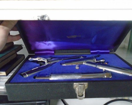 Cased speculum set