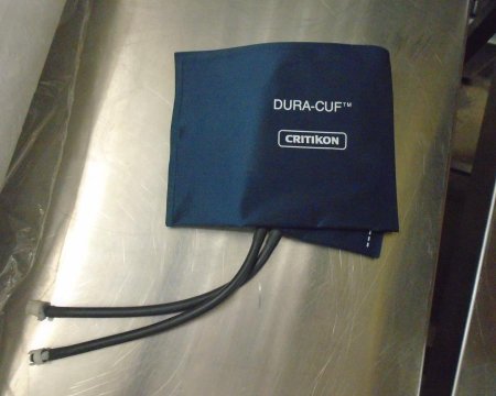 Bloodpressure cuff and guage