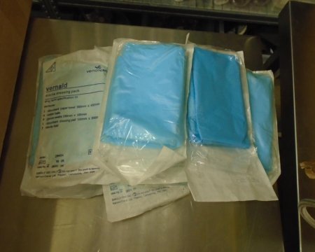 6x Sterile packs x3 white sheets