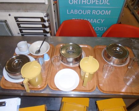Dinner tray set / dressed