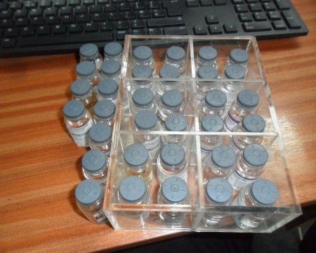 qty vials perspex tray 