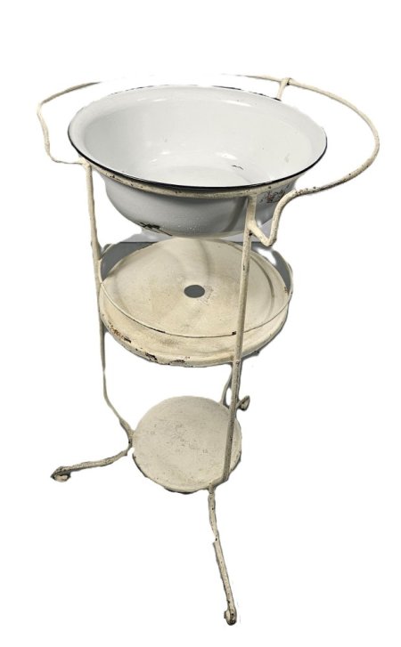Period Cream Bowl Stand